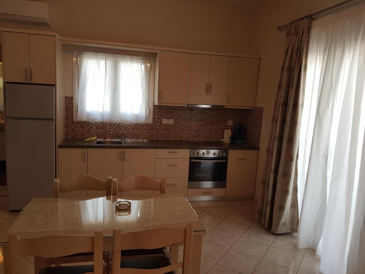 Konstantinos Apartments Ammoudia Extérieur photo