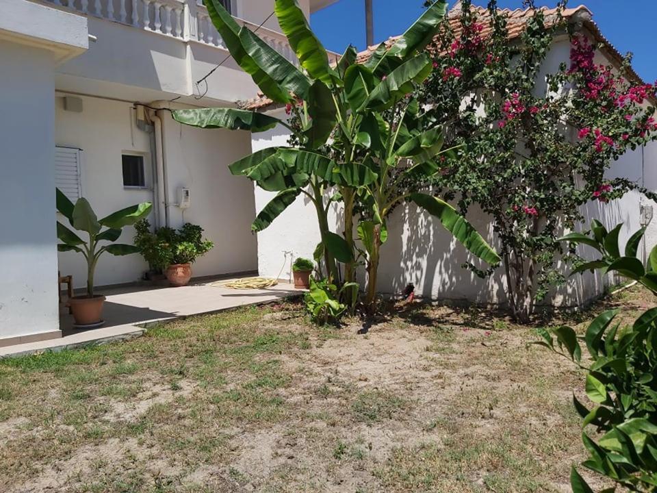 Konstantinos Apartments Ammoudia Extérieur photo