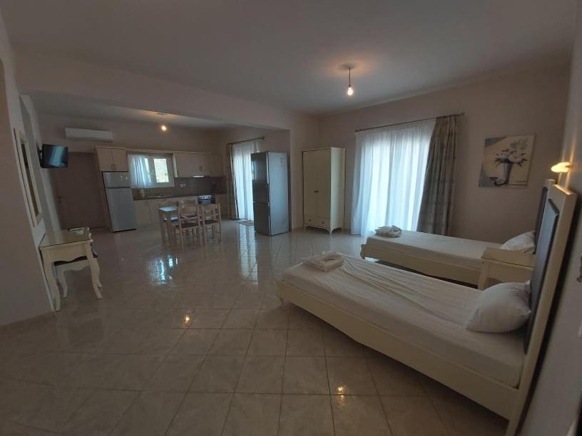 Konstantinos Apartments Ammoudia Extérieur photo